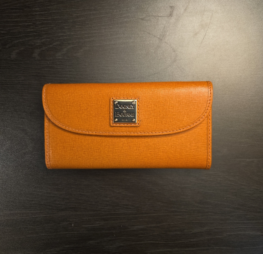 Dooney & Bourke Lucca Crrssgrain  Continental Wallet